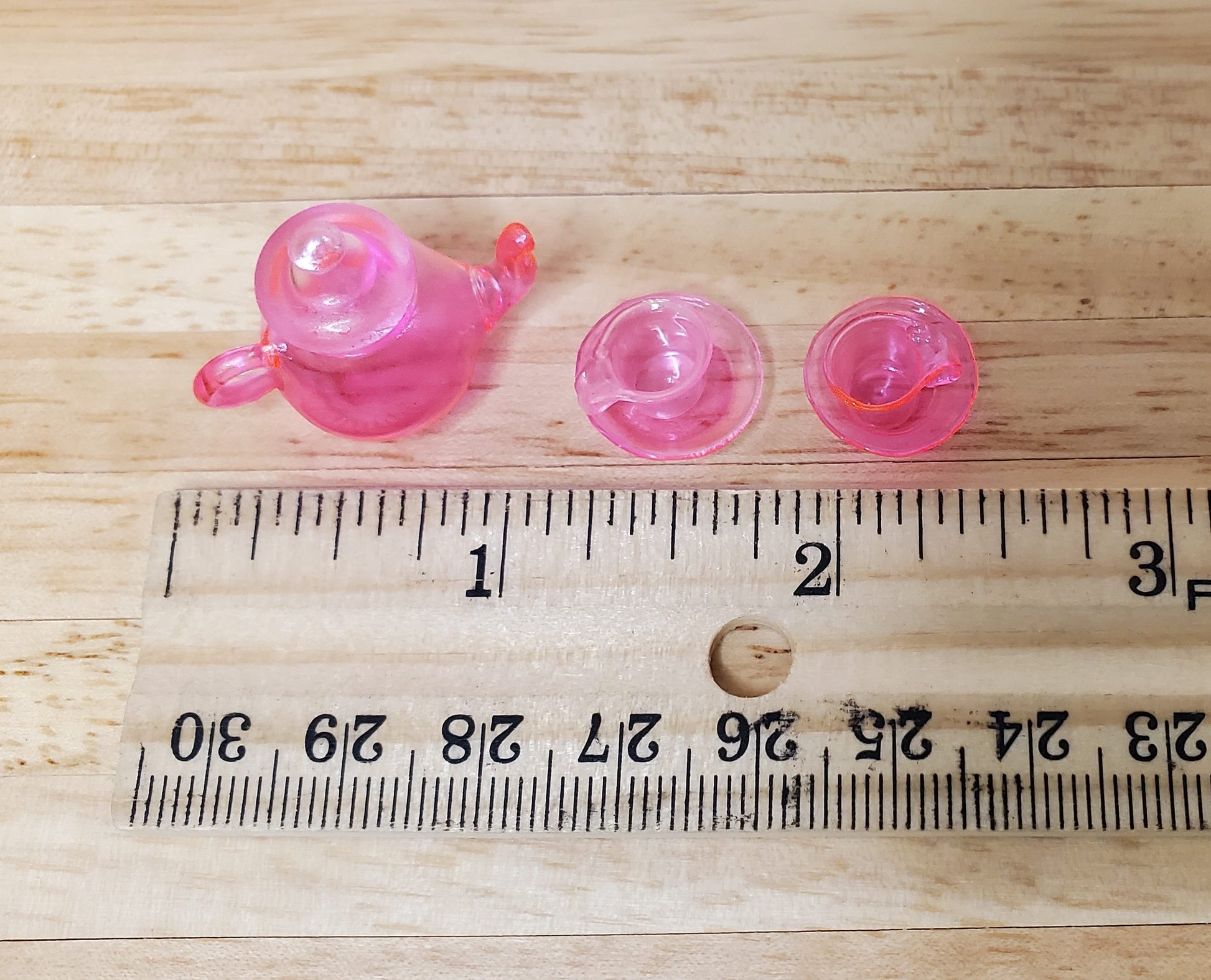 Dollhouse Bright Pink Glass Tea Set Teapot Teacups and Saucers 1:12 Scale