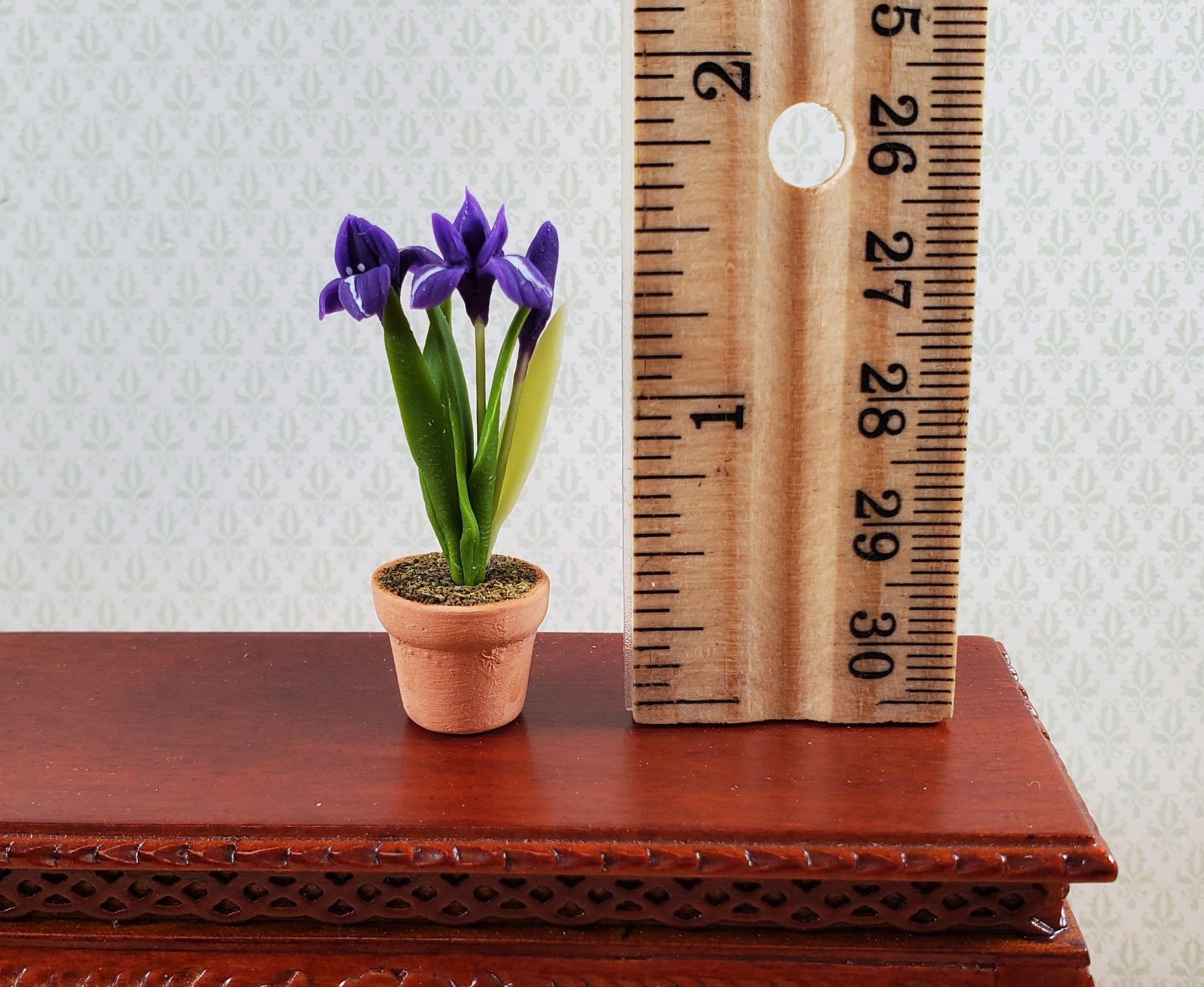Dollhouse Purple Irises Plant in Terra Cotta Planter 1:12 Scale Miniature Garden