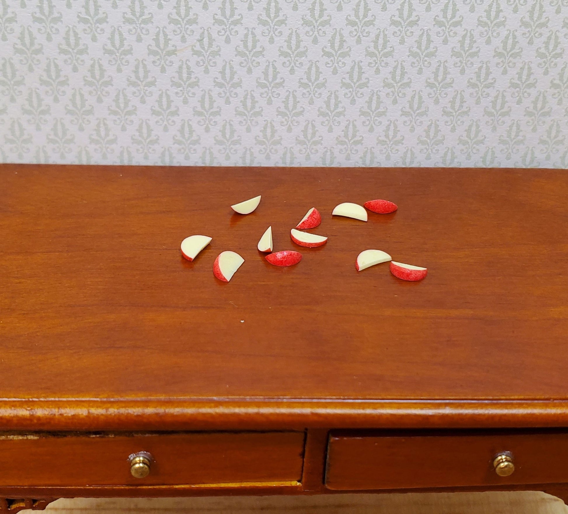 Dollhouse Set of 12 Apple Slices 1:12 Scale Miniature Food Kitchen Fruit Snack