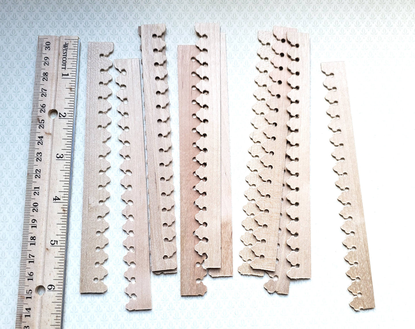 Dollhouse Miniatures Trim Gothic Fleur Style Molding 5/8" x 6" 10 Pieces Scrap Trim 1:12 Scale