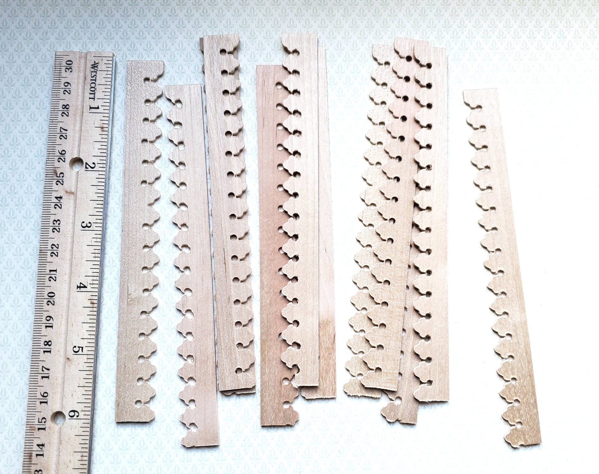 Dollhouse Miniatures Trim Gothic Fleur Style Molding 5/8" x 6" 10 Pieces Scrap Trim 1:12 Scale