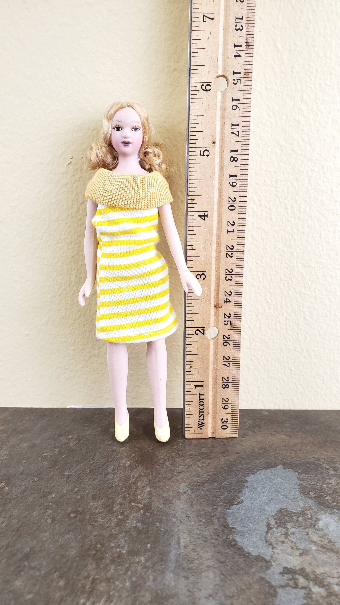 Dollhouse Miniature Porcelain Doll Modern Female Mom 1960s 1:12 Scale Woman