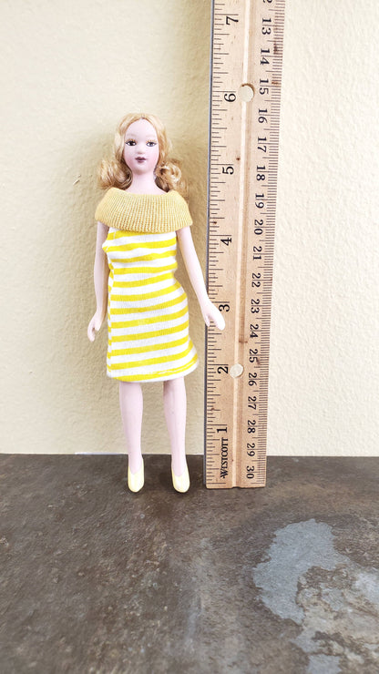 Dollhouse Miniature Porcelain Doll Modern Female Mom 1960s 1:12 Scale Woman