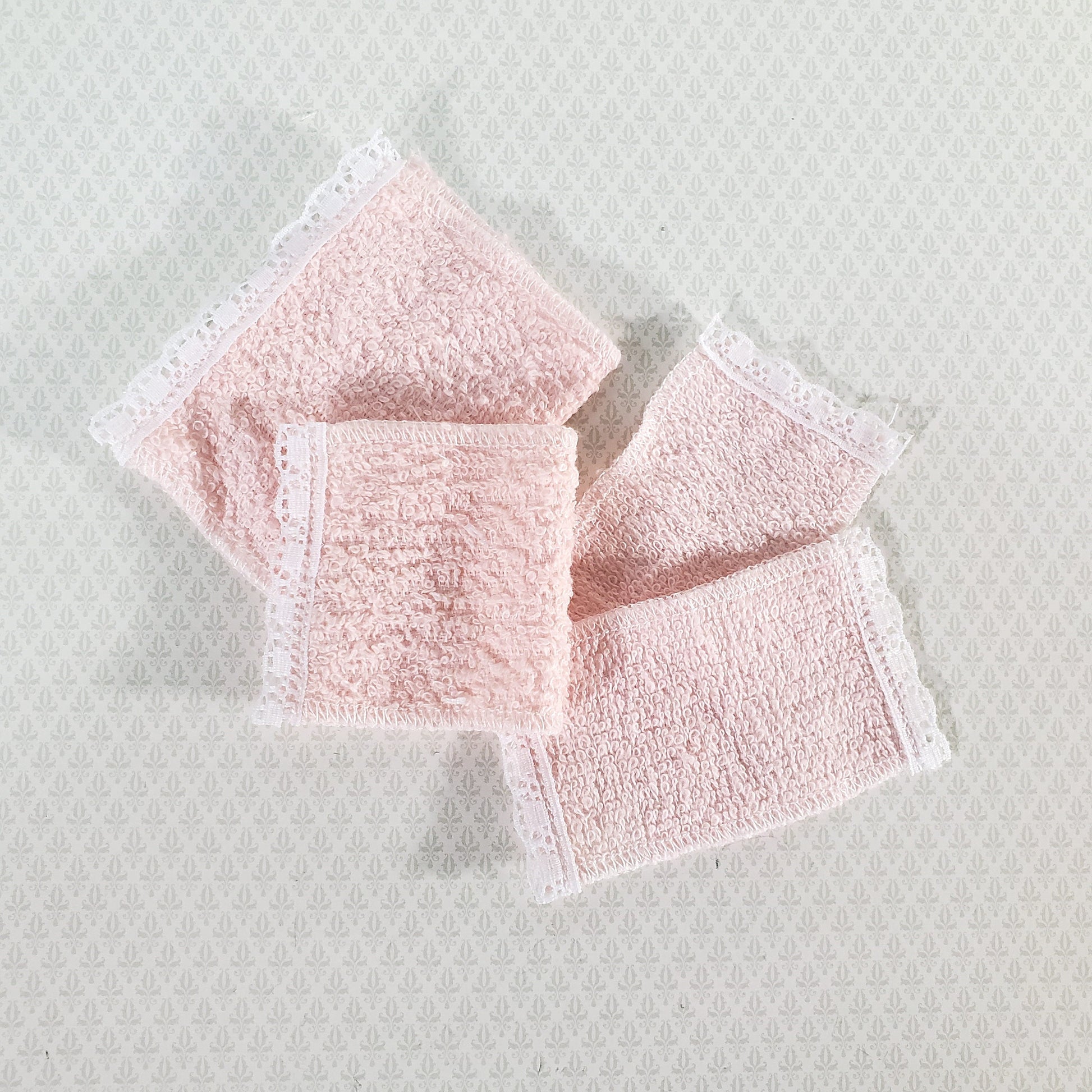 Dollhouse Pink Towels with Lace Set of 4 Bath 1:12 Scale Miniature Bathroom