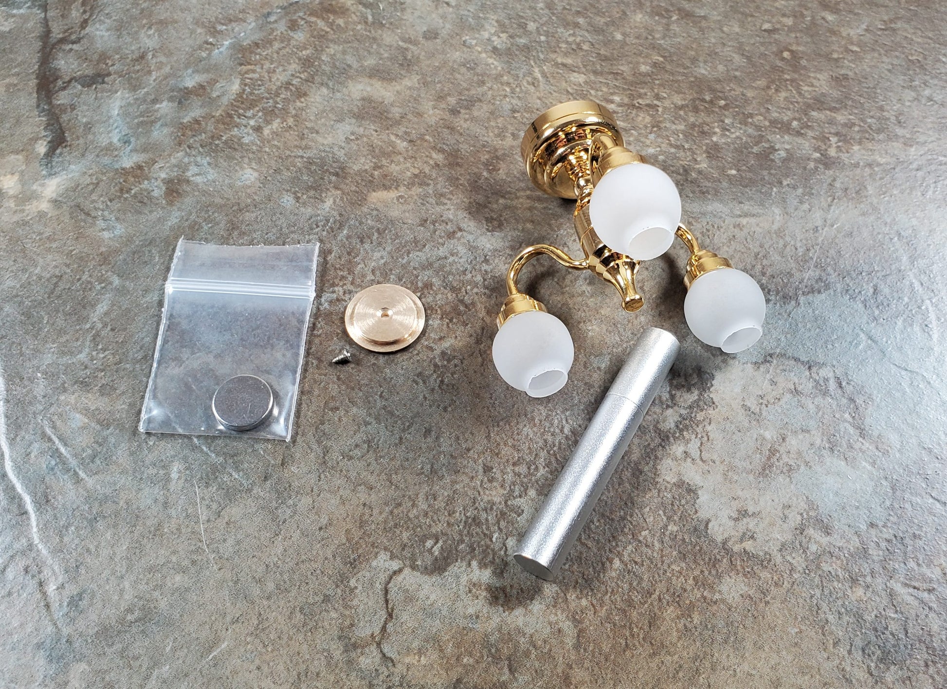 Dollhouse Ceiling Light Battery Operated with Wand 3 Arm Globes 1:12 Miniature