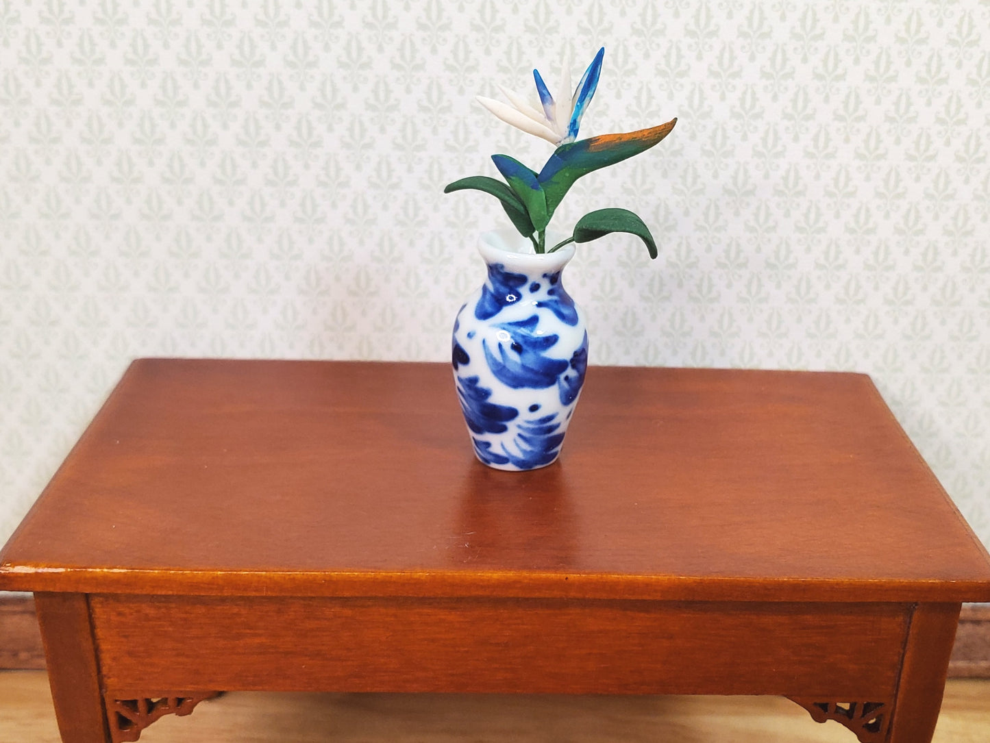 Dollhouse White Bird of Paradise Single Stem with Foliage 1:12 Scale Miniature