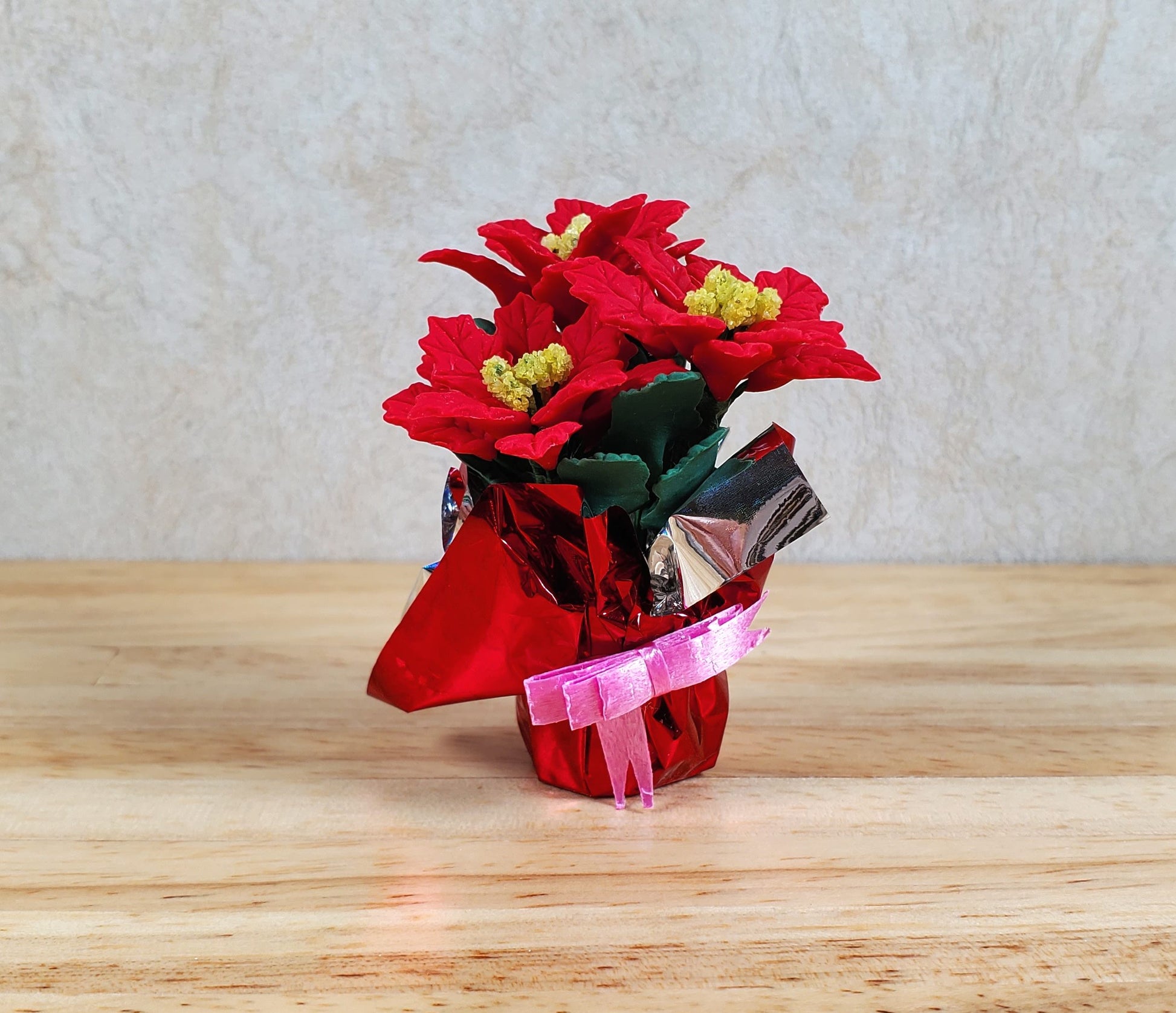 Dollhouse Large Red Poinsettias in Red Christmas Foil 1:12 Scale Miniature