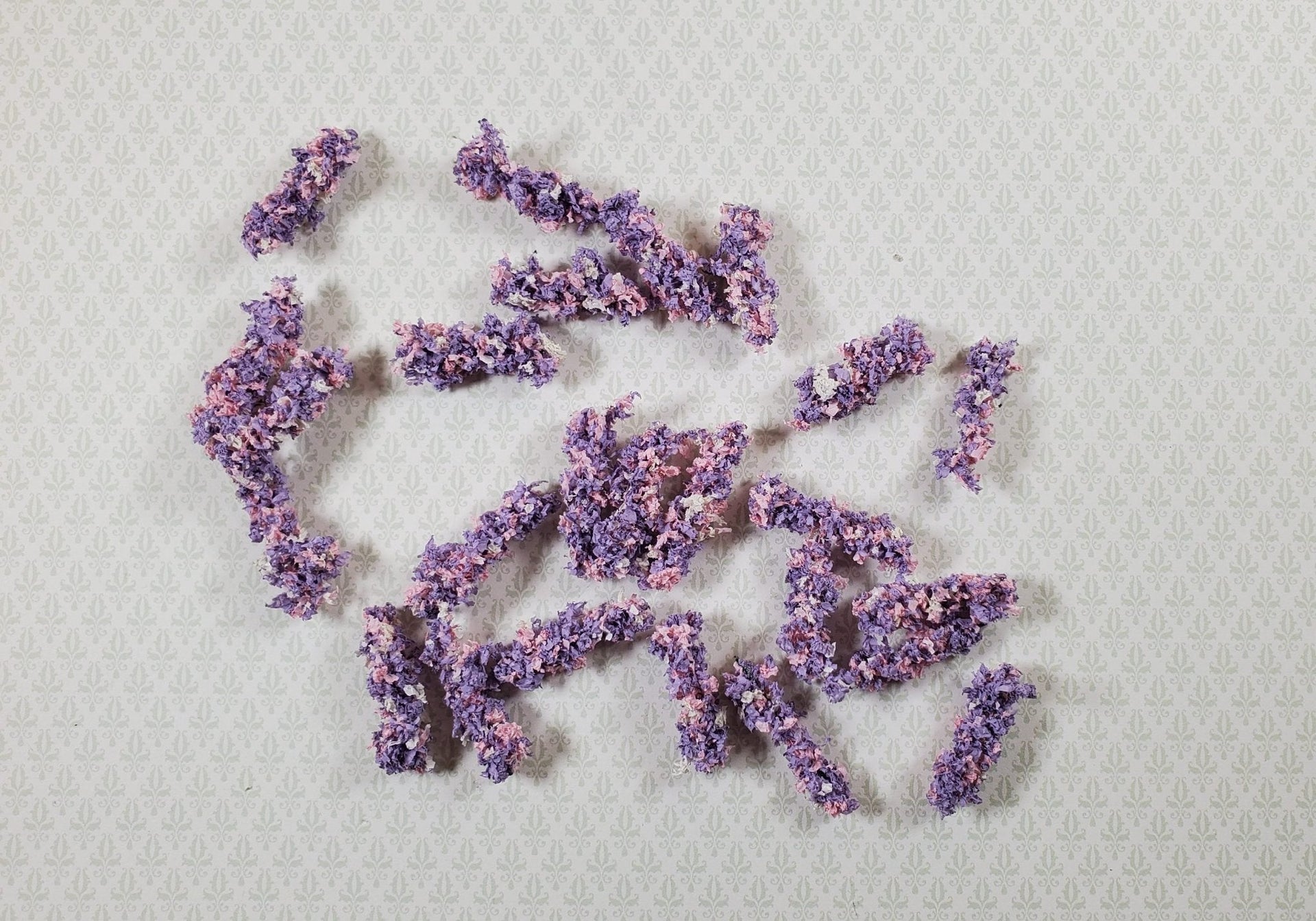 Wisteria Blooms, 25 Pieces