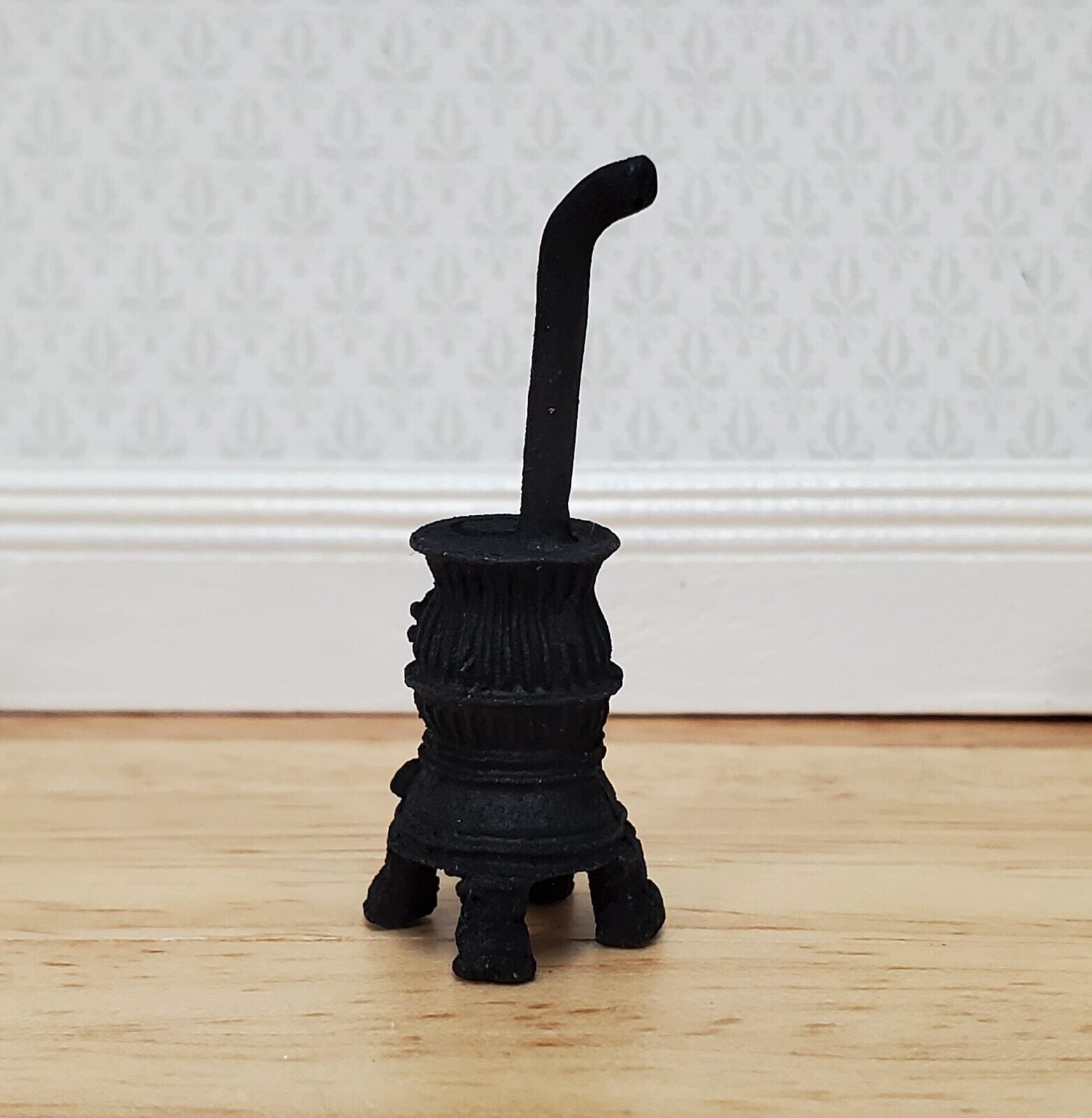 Quarter Scale Parlor Stove 1:48 Dollhouse Miniature Detailed Resin Tiny 1 5/8" Tall - Miniature Crush