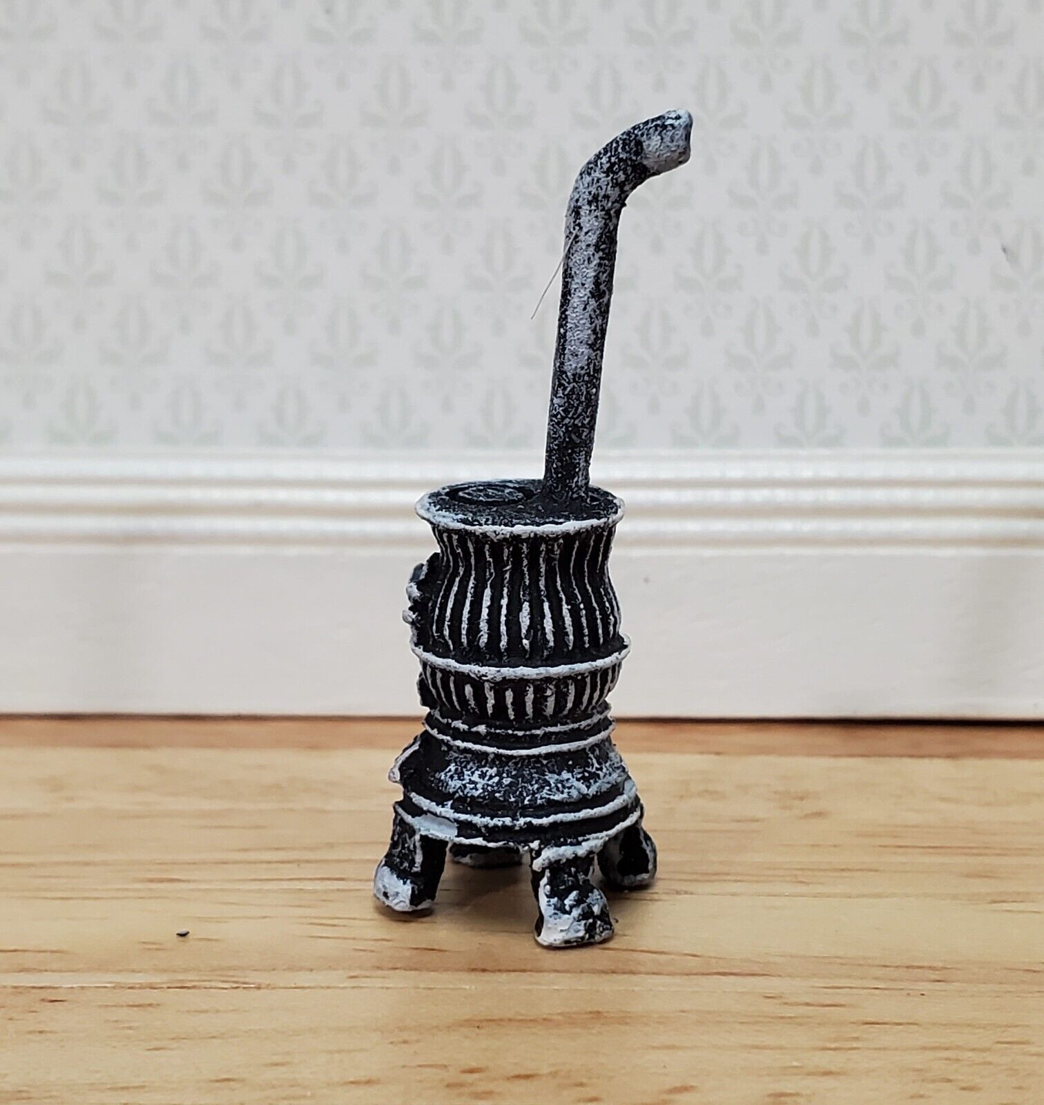 Quarter Scale Parlor Stove 1:48 Dollhouse Miniature Resin Aged Finish Tiny 1 5/8" Tall - Miniature Crush