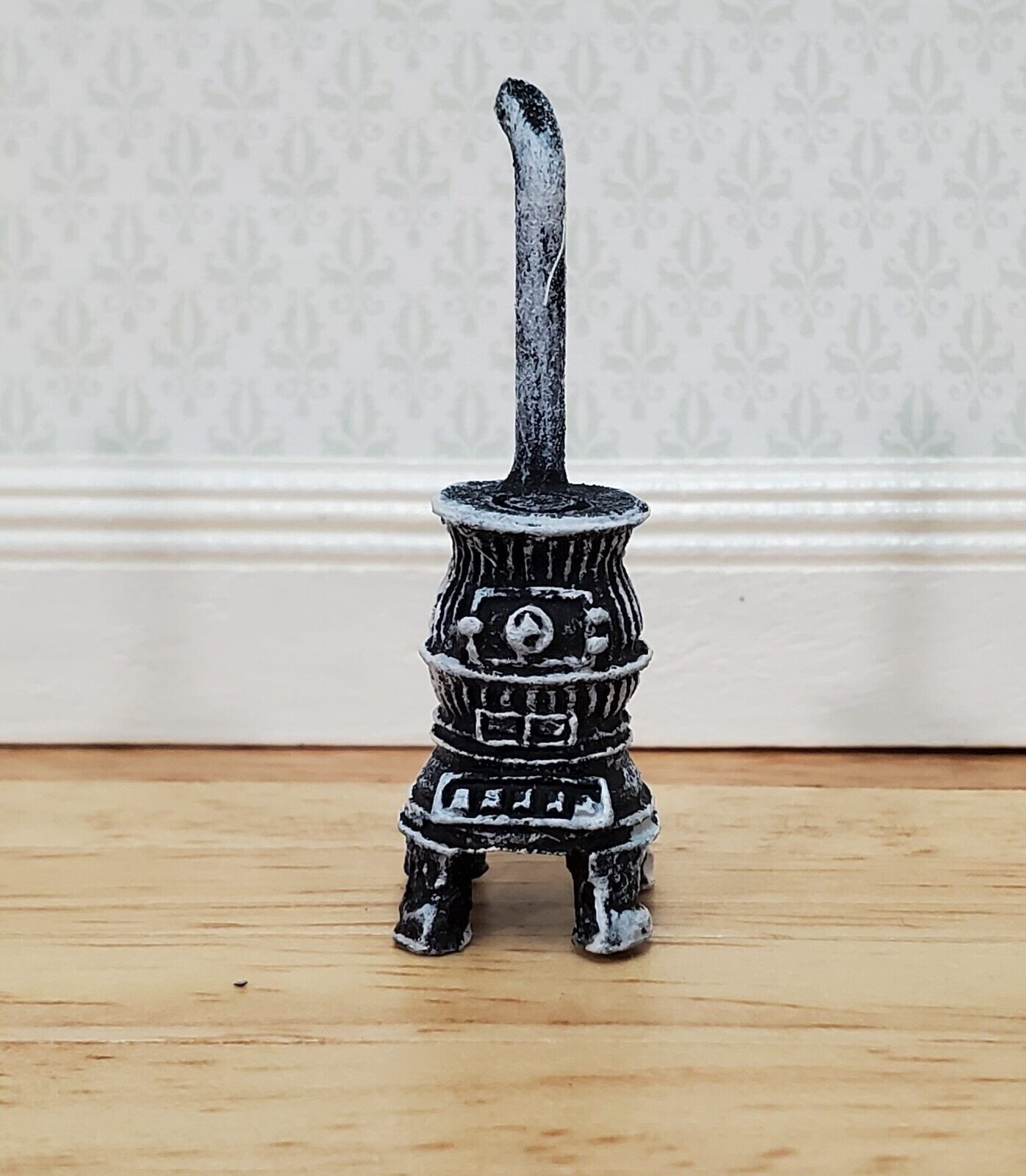 Quarter Scale Parlor Stove 1:48 Dollhouse Miniature Resin Aged Finish Tiny 1 5/8" Tall - Miniature Crush