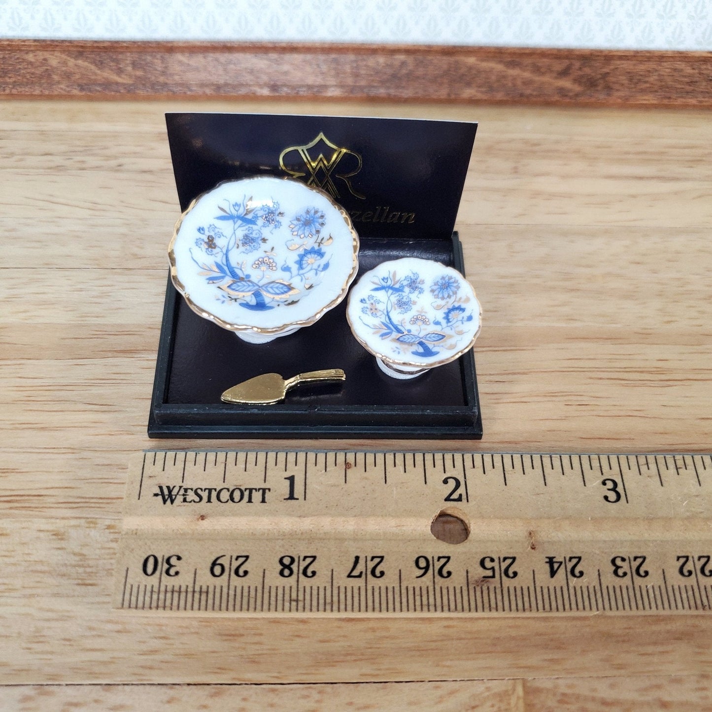 Reutter Porcelain Miniature Cake Stands Plates and Serving Utensil Dishes 1:12 Scale Dollhouse - Miniature Crush