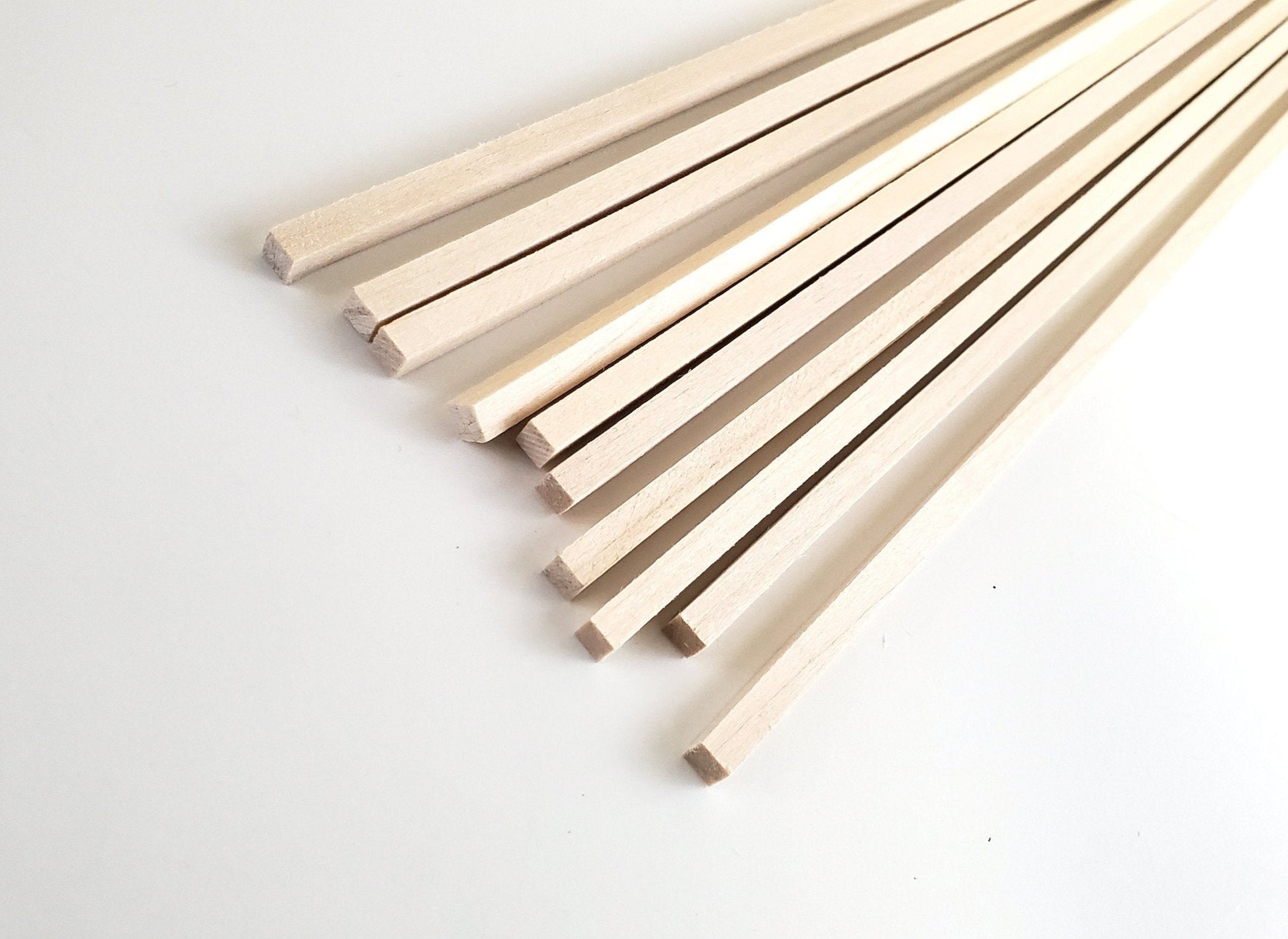 Wood Beams Posts 3/16 x 3/16 x 18" long x10 Basswood Model Making Dollhouses Dioramas - Miniature Crush